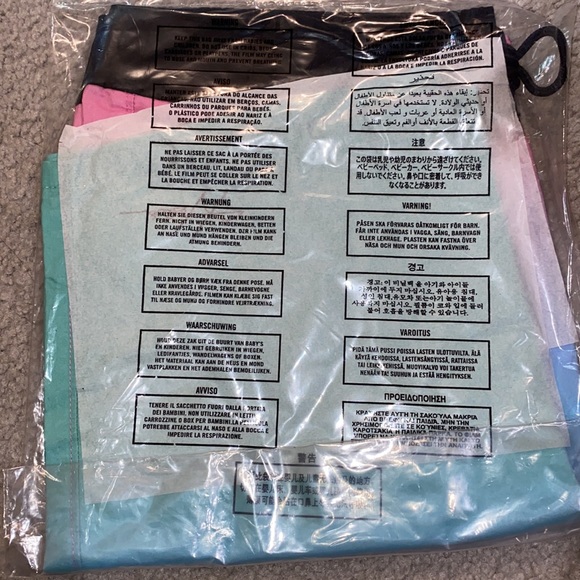 NWT - Hollister Men's Ombre Boardshorts 9" (Pink to Green & Black Lace) - Picture 3 of 7